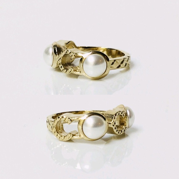 CHANEL Pearl Ring - Picture 2 of 7